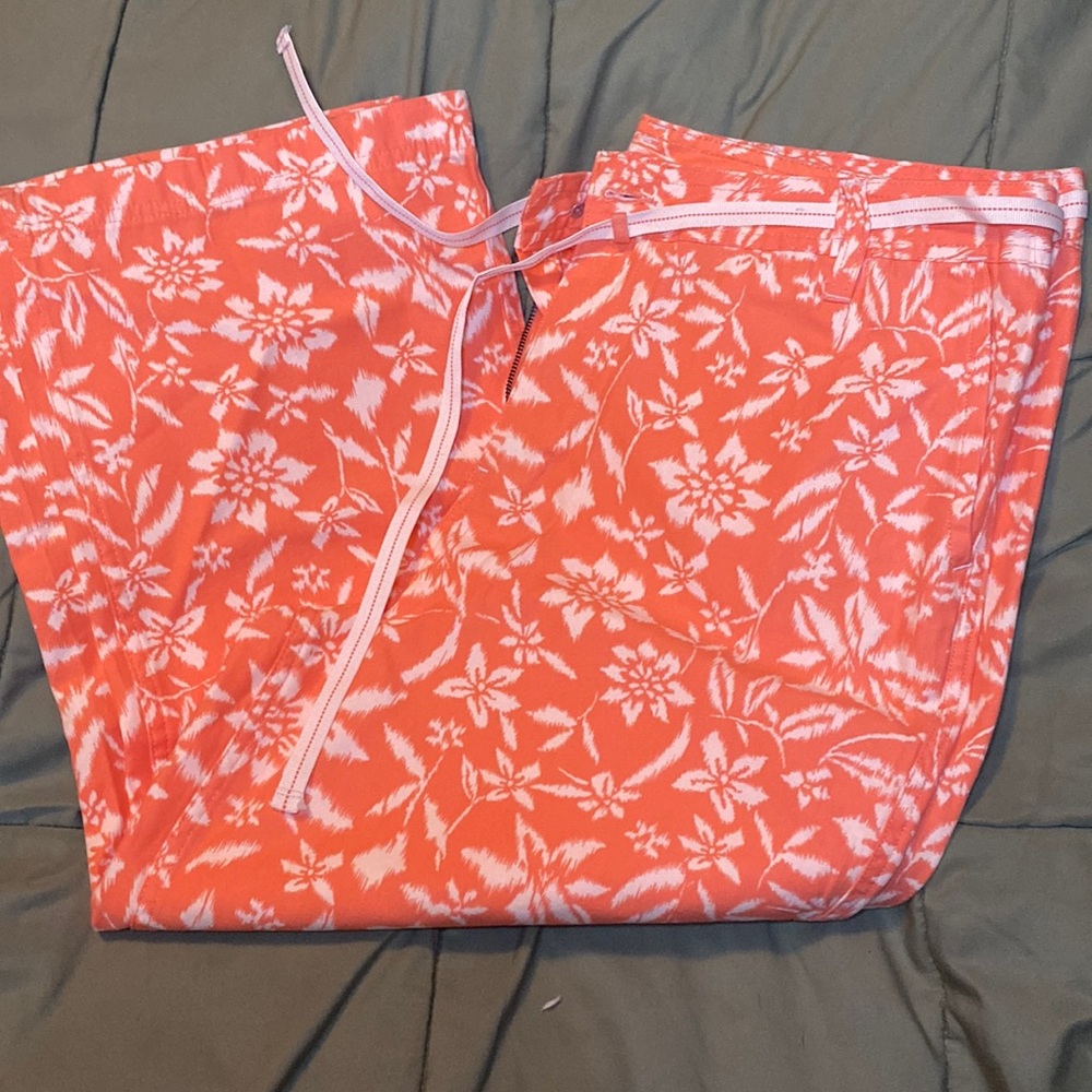 Faded Glory size 16 women 3/4 Capris Pant Floral Print